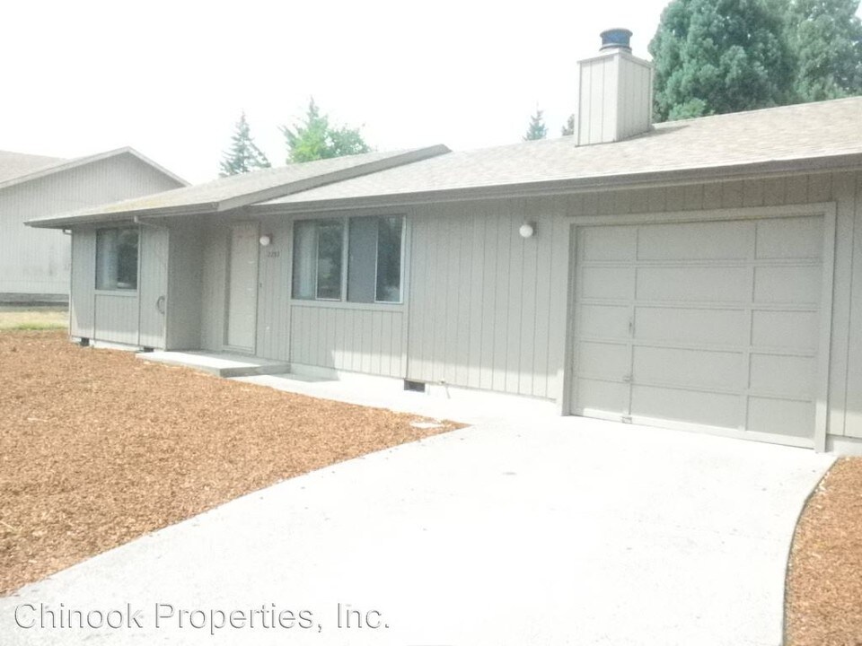 2292 Ironwood St in Eugene, OR - Building Photo