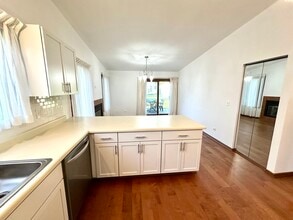 2338 Buckingham Cir in Woodridge, IL - Building Photo - Building Photo