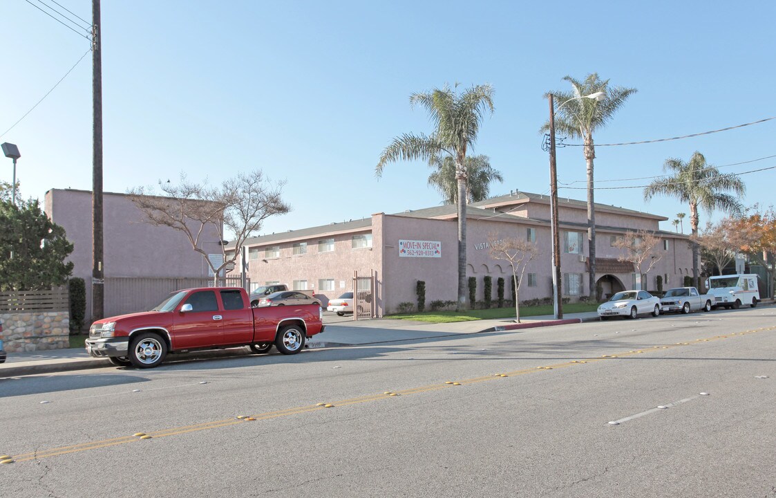 Vista Verde in Bellflower, CA - Building Photo