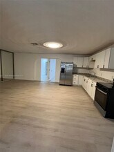 2250 NW 192nd Terrace in Miami Gardens, FL - Building Photo - Building Photo