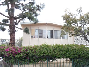 927 S Park View St in Los Angeles, CA - Building Photo - Building Photo