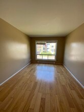 615 Chalmers Ct in Bathurst, NB - Building Photo - Building Photo