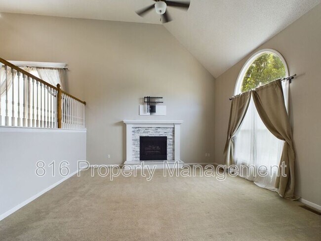 510 Shannon Ave in Smithville, MO - Building Photo - Building Photo