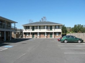 Cypress Gates Apartments in Denham Springs, LA - Building Photo - Building Photo