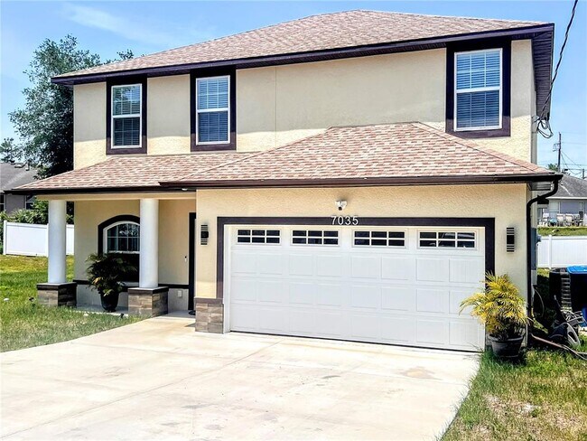 7035 Brickell Ct in Spring Hill, FL - Building Photo - Building Photo
