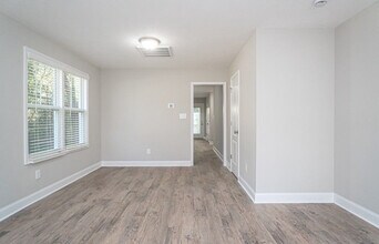 935 Fleetwood Dr in Fayetteville, NC - Building Photo - Building Photo