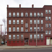 733 High St in Holyoke, MA - Building Photo - Building Photo