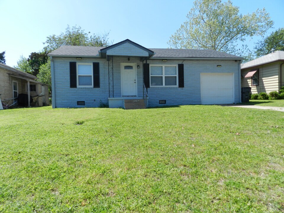 2704 NW 26th St in Lawton, OK - Building Photo