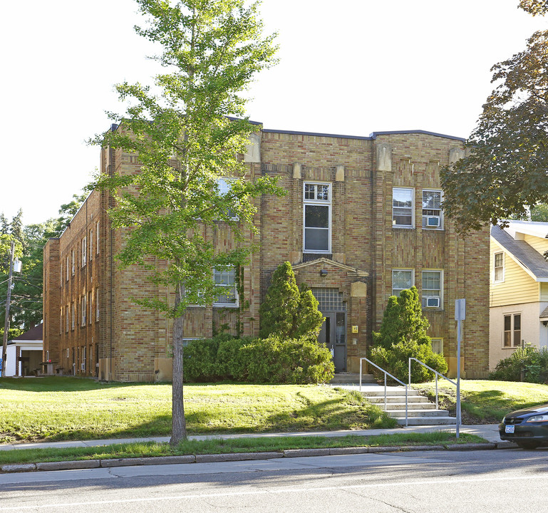 2171 Grand Ave in St. Paul, MN - Foto de edificio