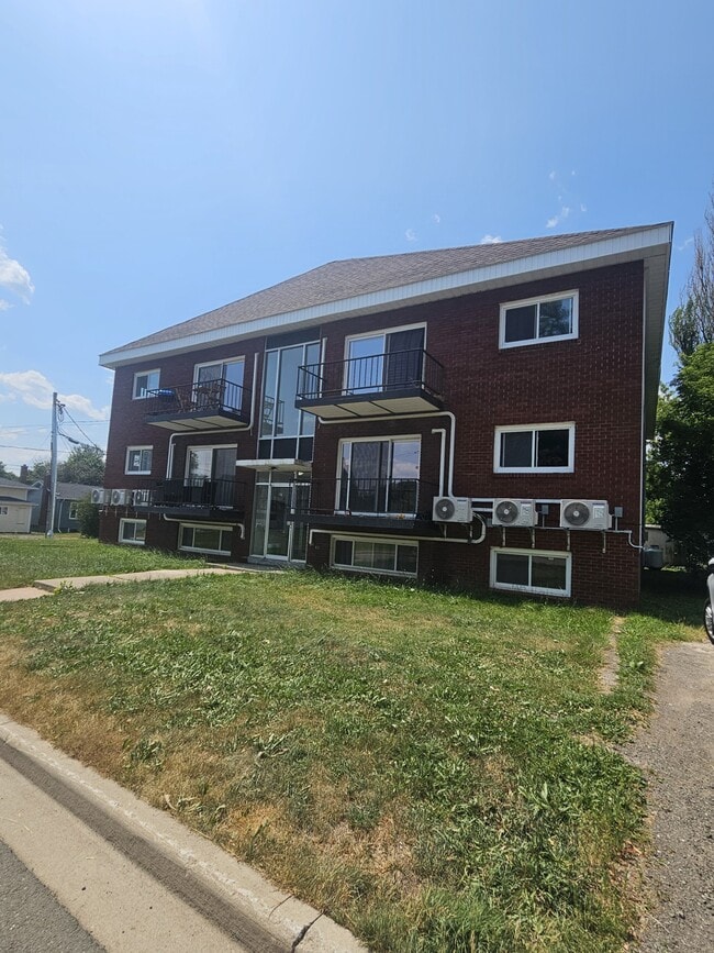 property at 17 Lockwood St