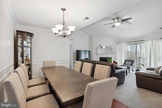 604 Mews Dr in Sellersville, PA - Foto de edificio - Building Photo