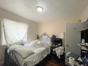 227 Boston Ave, Unit 1 in Medford, MA - Building Photo - Building Photo