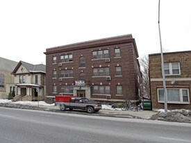 116-118 W Johnson St in Madison, WI - Building Photo