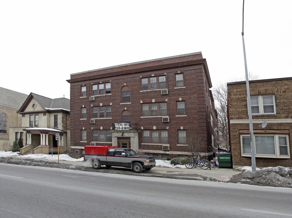 116-118 W Johnson St in Madison, WI - Building Photo