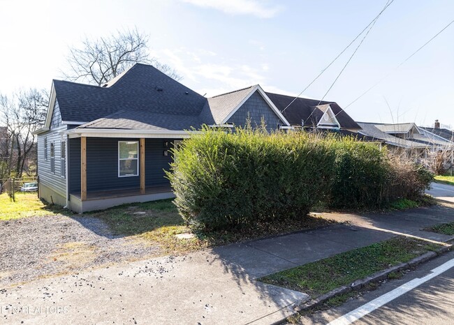 1422 Beaumont Ave in Knoxville, TN - Building Photo - Building Photo