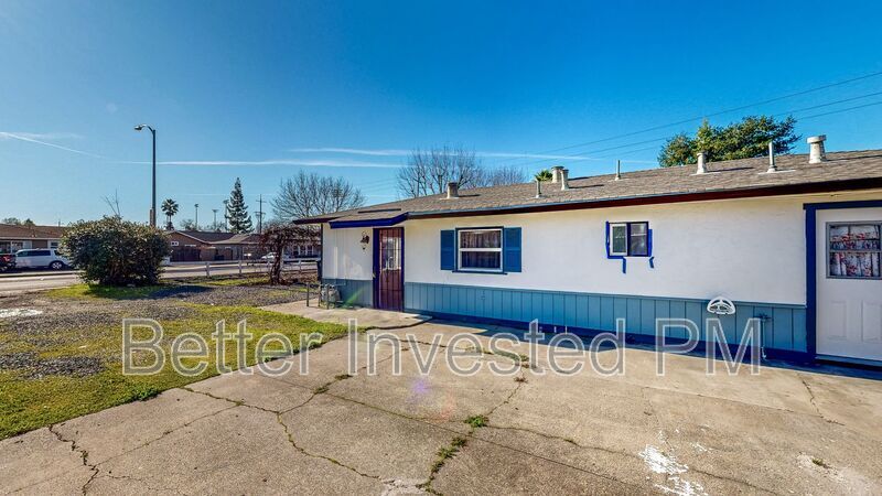 2617 W Steele Ln in Santa Rosa, CA - Building Photo