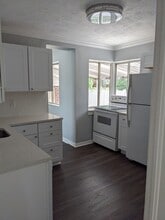 921 N Poinsettia Dr in Salt Lake City, UT - Building Photo - Building Photo