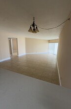 1880 N Congress Ave in West Palm Beach, FL - Building Photo - Building Photo