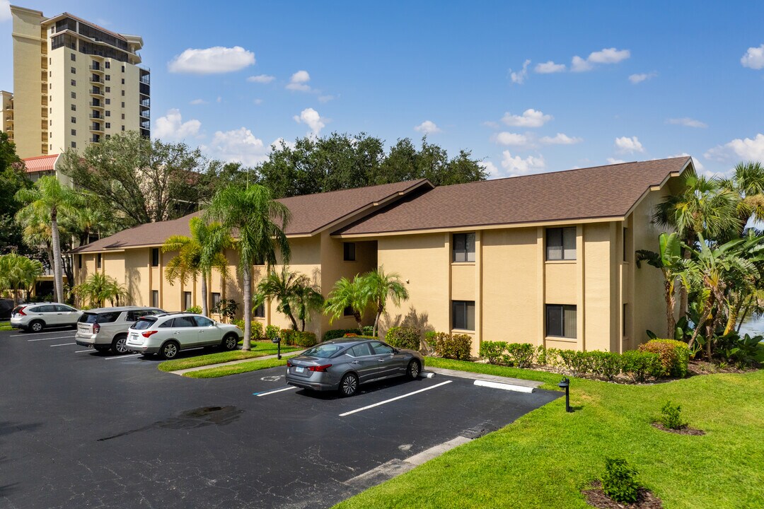 Cumberland Condos in Ft. Myers, FL - Building Photo
