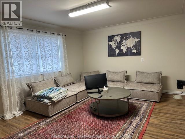 3021 Dougall Ave in Windsor, ON - Building Photo - Building Photo