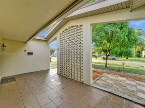 7231 NW 20th St in Sunrise, FL - Building Photo - Building Photo