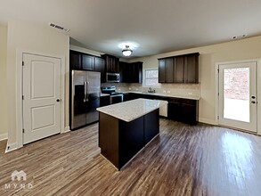 1005 Hartwell Rd in Locust Grove, GA - Building Photo - Building Photo