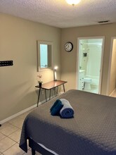 2948 S Semoran Blvd in Orlando, FL - Building Photo - Building Photo