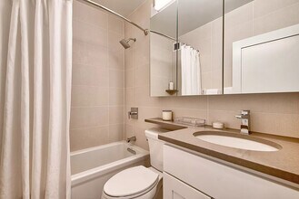 266 E 7th St, Unit 4F in New York, NY - Building Photo - Building Photo