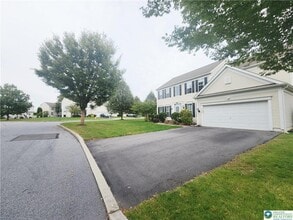 8858 Pathfinder Rd in Breinigsville, PA - Building Photo - Building Photo