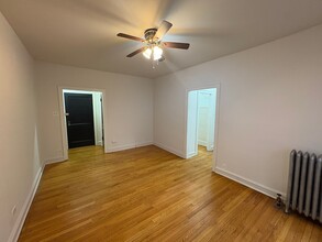 824 S Austin Blvd, Unit 824 S. Austin Blvd unit 1 in Oak Park, IL - Building Photo - Building Photo