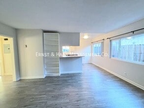 3211 E Wilton St in Long Beach, CA - Building Photo - Building Photo