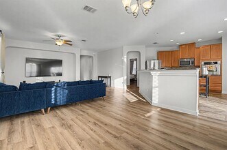 817 Oatmeal Drive in Pflugerville, TX - Building Photo - Building Photo