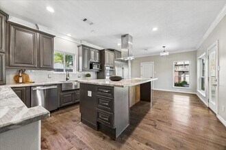 1030 Crossroads Dr in Houston, TX - Building Photo - Building Photo