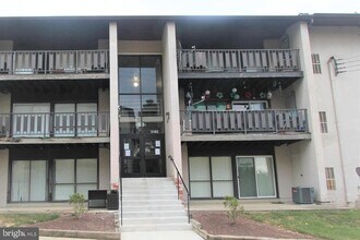 3142 Brinkley Rd-Unit -204 in Temple Hills, MD - Building Photo - Building Photo