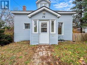 79 Poyntz St in Penetanguishene, ON - Building Photo - Building Photo