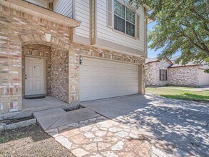 13129 Thome Valley Dr in Austin, TX - Building Photo - Building Photo