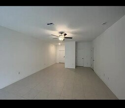 9712 Mulberry Marsh Ln in Sun City Center, FL - Building Photo - Building Photo