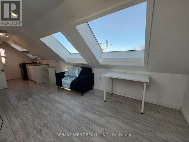 32 Pritchard Ave in Toronto, ON - Building Photo - Building Photo