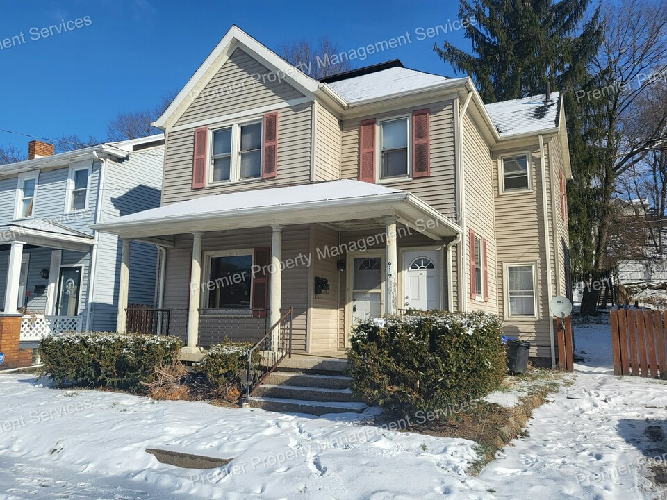 919 6th Ave in New Brighton, PA - Building Photo