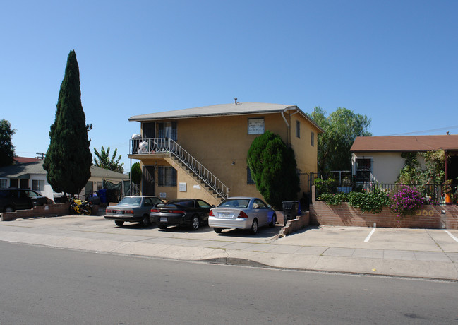 4054 Winona Ave in San Diego, CA - Building Photo - Building Photo