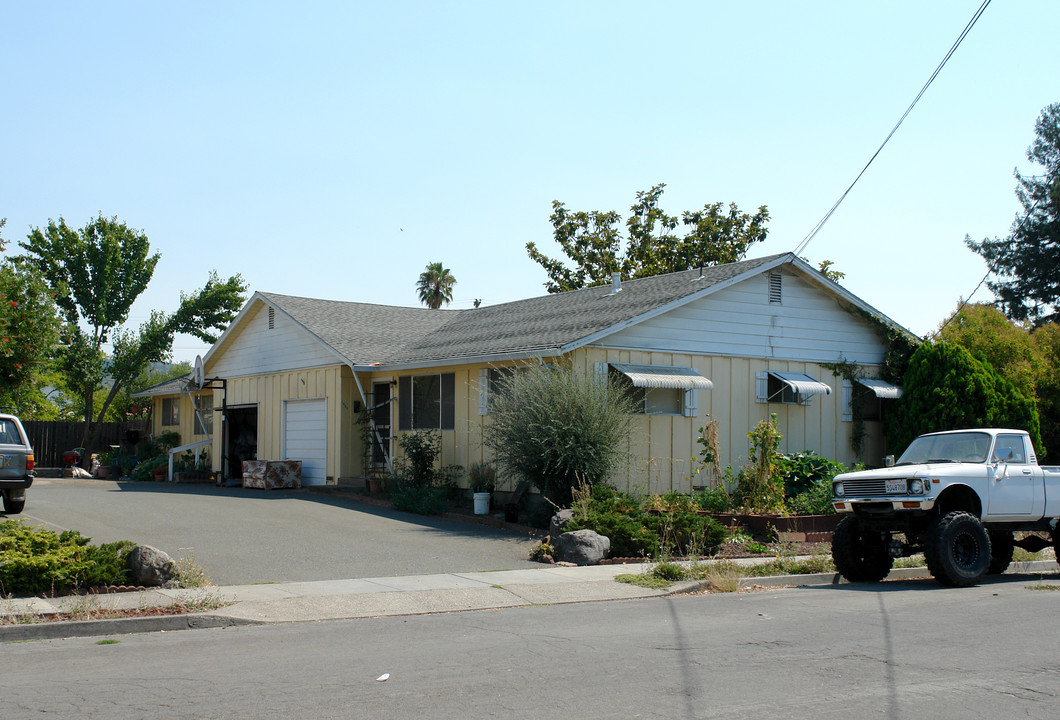 1244 Martha Way in Santa Rosa, CA - Building Photo