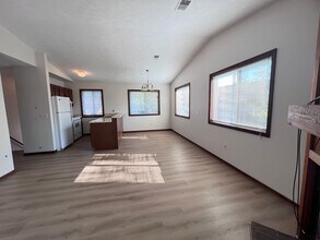 4759 Circle Shore Dr SE in Kentwood, MI - Building Photo - Building Photo