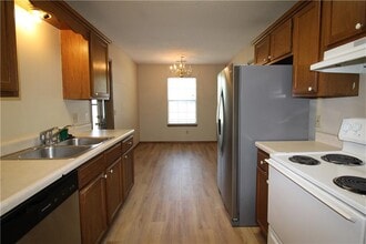 417 W Apple Blossom Ave in Lowell, AR - Building Photo - Building Photo