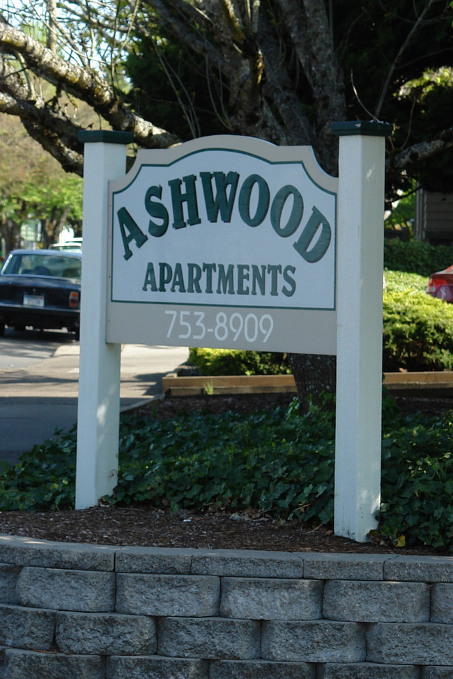 Ashwood Apartments - Upcoming Vacancy in July in Corvallis, OR - Building Photo - Building Photo