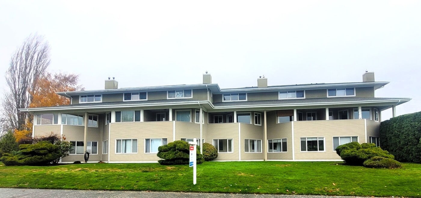 1332 4th St in Blaine, WA - Building Photo