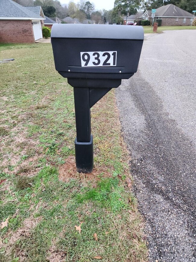 9321 Champion Cir S in Mobile, AL - Building Photo - Building Photo