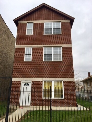 7952 S Carpenter St-Unit -2 in Chicago, IL - Building Photo
