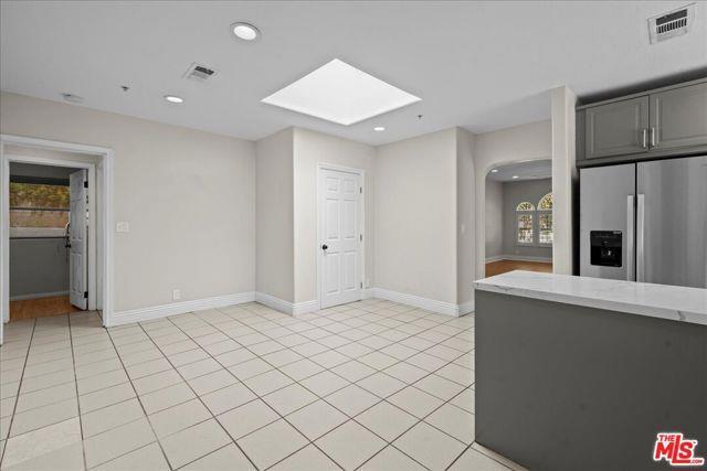 property at 825 Larrabee St