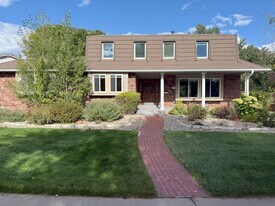 7135 W Clifton Ave in Littleton, CO - Building Photo