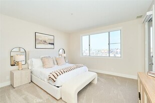 1465 Warner Ave in Huntington Beach, CA - Building Photo